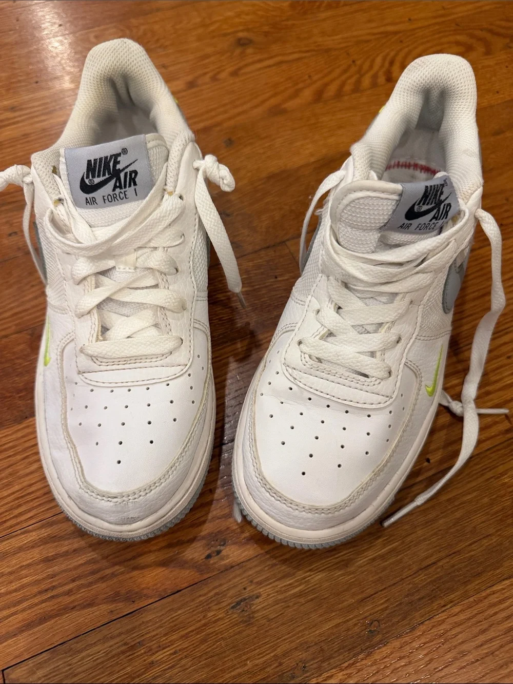 size 5Y Nike Kids White Sneakers with Neon Green Accents use very good no box